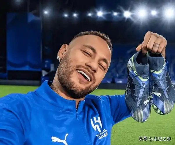 任法拉利储备车手！周冠宇已抵达巴林国际赛车场，亮相F1季前测试.